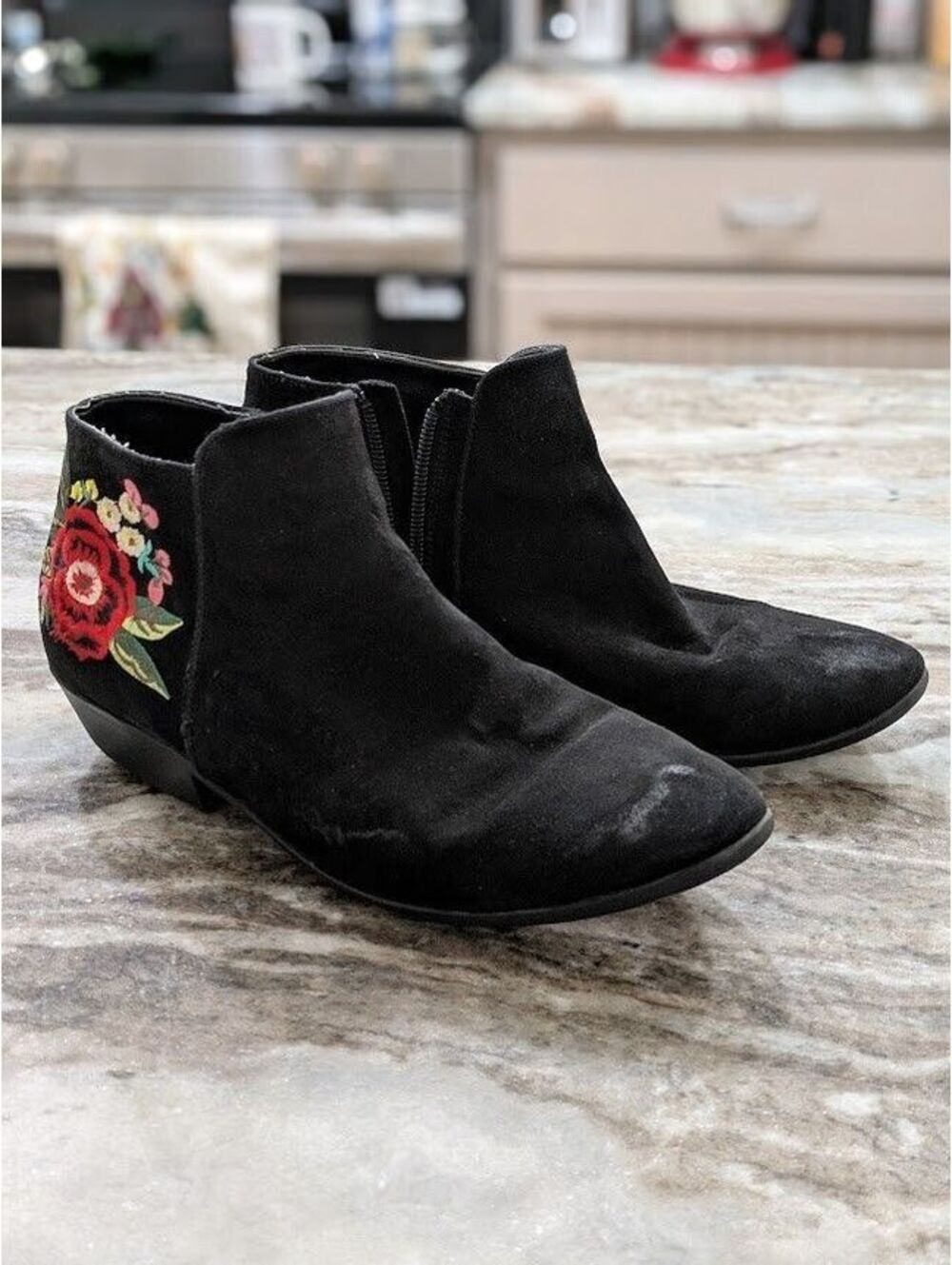 GUC Sam Edelman Petty Bootie Black Floral Size 5 | Embroidered |
